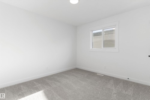 1077 Cristall Crescent, Edmonton, AB - Indoor Photo Showing Other Room