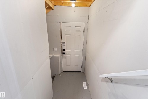 1077 Cristall Crescent, Edmonton, AB - Indoor