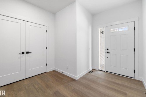 1077 Cristall Crescent, Edmonton, AB - Indoor Photo Showing Other Room