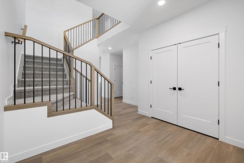 1077 Cristall Crescent, Edmonton, AB - Indoor Photo Showing Other Room