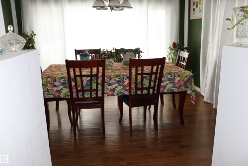 56 4204 47St., Wetaskiwin, AB - Indoor Photo Showing Dining Room