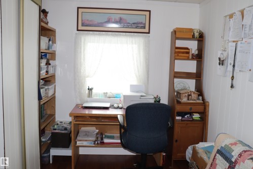 Bedroom/office - 56 4204 47St., Wetaskiwin, AB - Indoor Photo Showing Office