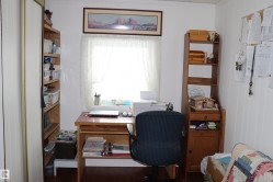 Bedroom/office - 