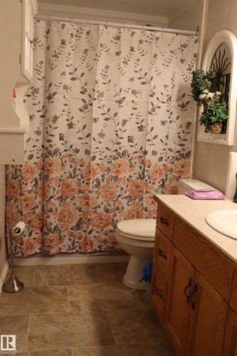 4 Pce Bathroom - 56 4204 47St., Wetaskiwin, AB - Indoor Photo Showing Bathroom