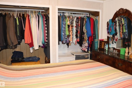 with his and her closets - 56 4204 47St., Wetaskiwin, AB - Indoor
