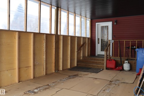 56 4204 47St., Wetaskiwin, AB - Indoor