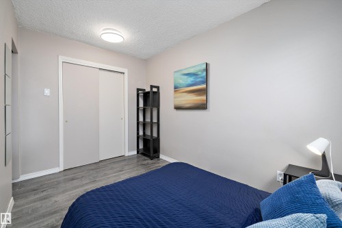 4 8803 101 Street, Edmonton, AB - Indoor Photo Showing Bedroom
