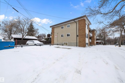 4 8803 101 Street, Edmonton, AB - Outdoor