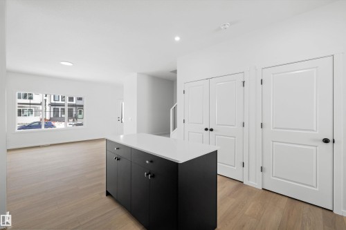 276 Chappelle Drive, Edmonton, AB - Indoor Photo Showing Other Room