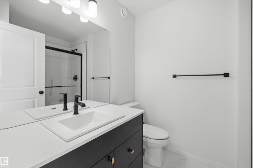 276 Chappelle Drive, Edmonton, AB - Indoor Photo Showing Bathroom