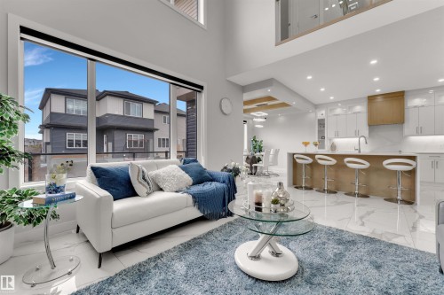 12603 44 Street, Edmonton, AB - Indoor Photo Showing Living Room