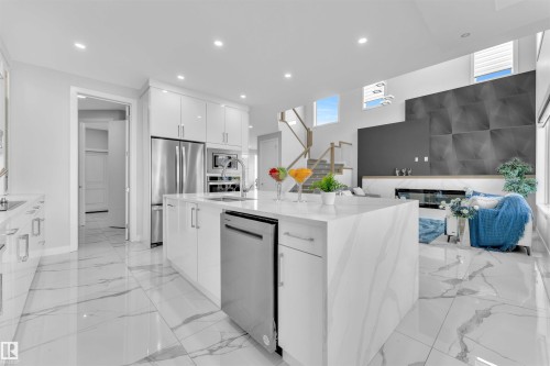 12603 44 Street, Edmonton, AB - Indoor Photo Showing Kitchen With Upgraded Kitchen