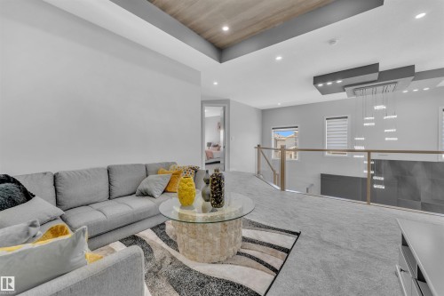 12603 44 Street, Edmonton, AB - Indoor Photo Showing Living Room