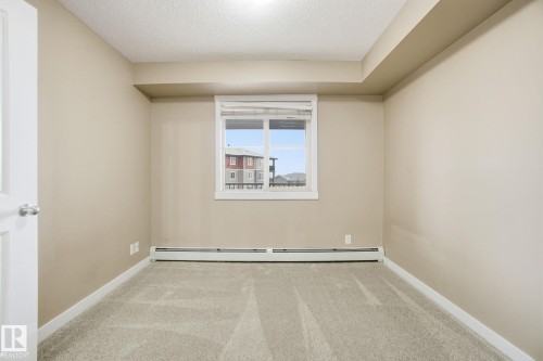 316 3315 James Mowatt Trail, Edmonton, AB - Indoor Photo Showing Other Room