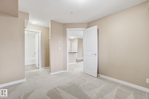 316 3315 James Mowatt Trail, Edmonton, AB - Indoor Photo Showing Other Room