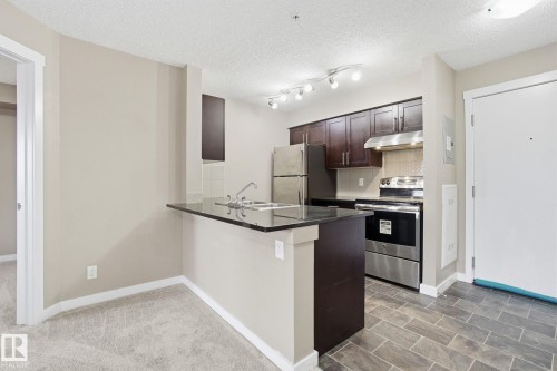 316 3315 James Mowatt Trail, Edmonton, AB - Indoor Photo Showing Kitchen