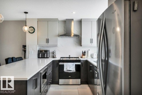 54 Nettle Crescent, St. Albert, AB - Indoor Photo Showing Kitchen With Upgraded Kitchen