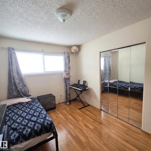 3105 130A Avenue, Edmonton, AB - Indoor Photo Showing Bedroom