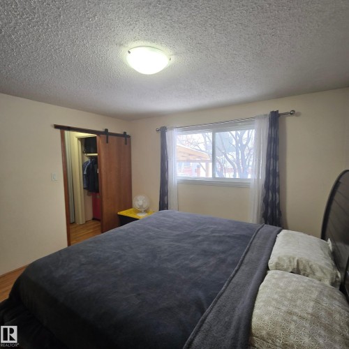 3105 130A Avenue, Edmonton, AB - Indoor Photo Showing Bedroom