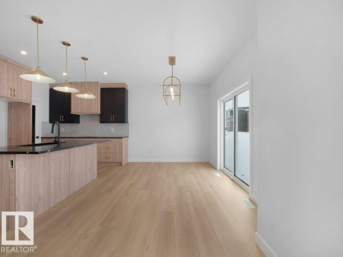 3314 Chickadee Dr, Edmonton, AB - Indoor Photo Showing Kitchen