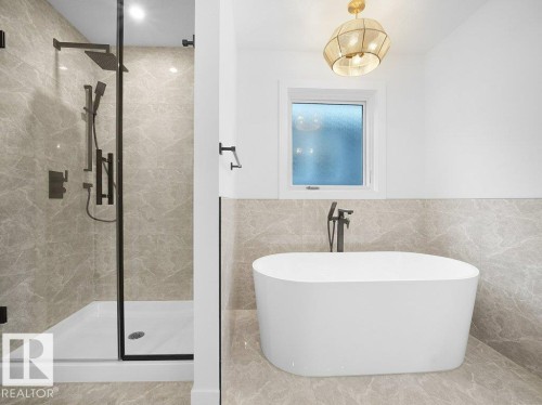 3314 Chickadee Dr, Edmonton, AB - Indoor Photo Showing Bathroom