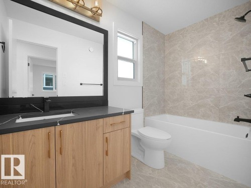3314 Chickadee Dr, Edmonton, AB - Indoor Photo Showing Bathroom