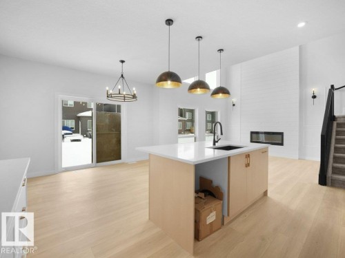 3322 Chickadee Drive, Edmonton, AB - Indoor Photo Showing Kitchen With Upgraded Kitchen