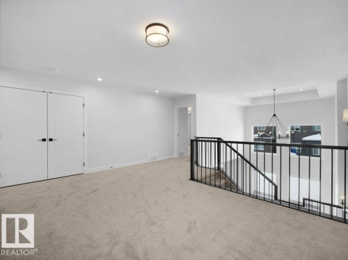 3322 Chickadee Drive, Edmonton, AB - Indoor Photo Showing Other Room