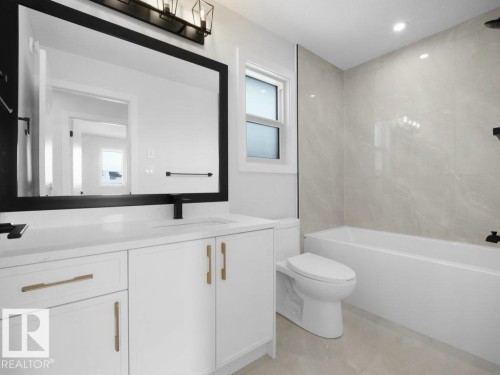 3322 Chickadee Drive, Edmonton, AB - Indoor Photo Showing Bathroom