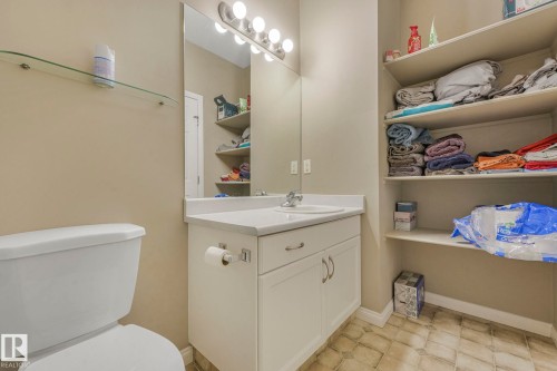 116 Castle Drive, Edmonton, AB - Indoor Photo Showing Bathroom