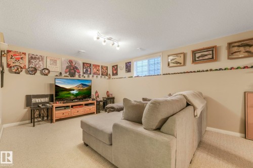 116 Castle Drive, Edmonton, AB - Indoor