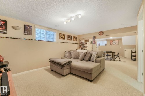 116 Castle Drive, Edmonton, AB - Indoor