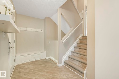 116 Castle Drive, Edmonton, AB - Indoor Photo Showing Other Room