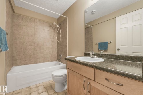 116 Castle Drive, Edmonton, AB - Indoor Photo Showing Bathroom