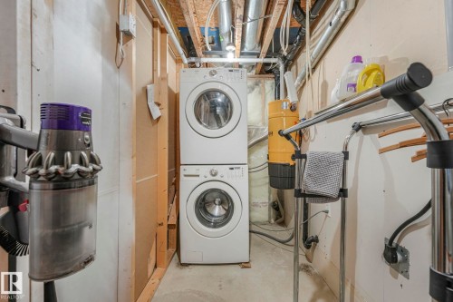 116 Castle Drive, Edmonton, AB - Indoor Photo Showing Laundry Room