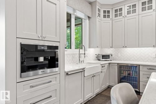 7216 156 Street, Edmonton, AB - Indoor Photo Showing Kitchen