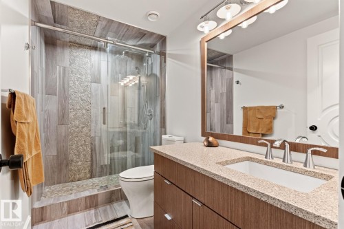 7216 156 Street, Edmonton, AB - Indoor Photo Showing Bathroom