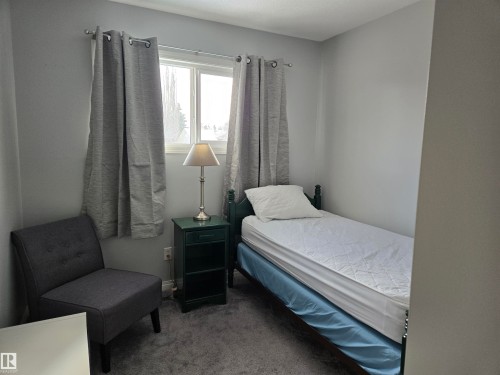 6 Dunewood Place, St. Albert, AB - Indoor Photo Showing Bedroom