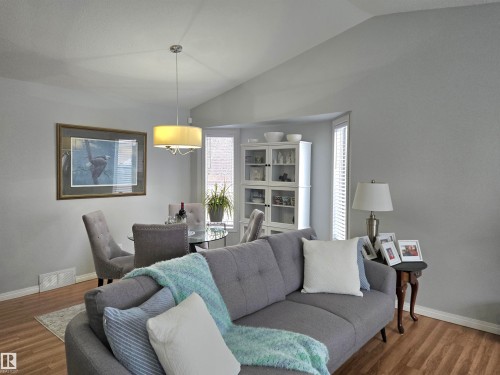 6 Dunewood Place, St. Albert, AB - Indoor Photo Showing Living Room