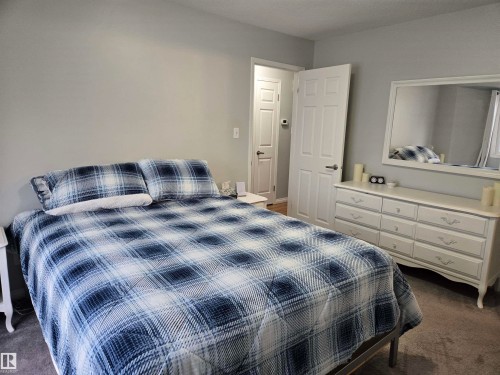 6 Dunewood Place, St. Albert, AB - Indoor Photo Showing Bedroom