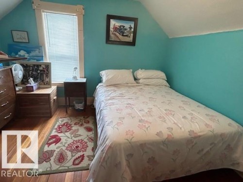 5028 50 Avenue, Chipman, AB - Indoor Photo Showing Bedroom