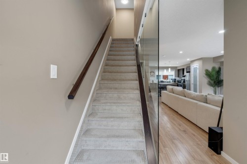 47 1075 Rosenthal Boulevard, Edmonton, AB - Indoor Photo Showing Other Room