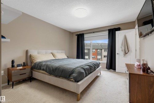 47 1075 Rosenthal Boulevard, Edmonton, AB - Indoor Photo Showing Bedroom