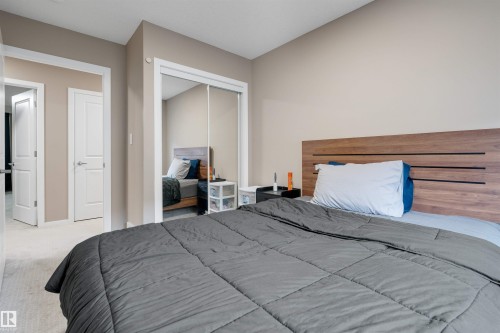 47 1075 Rosenthal Boulevard, Edmonton, AB - Indoor Photo Showing Bedroom