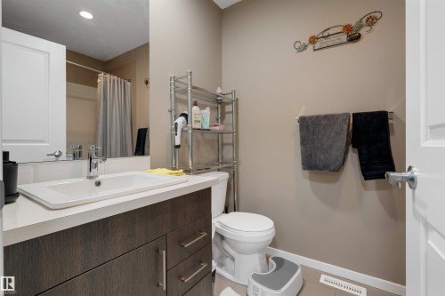 47 1075 Rosenthal Boulevard, Edmonton, AB - Indoor Photo Showing Bathroom