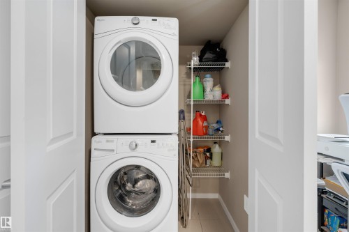 47 1075 Rosenthal Boulevard, Edmonton, AB - Indoor Photo Showing Laundry Room