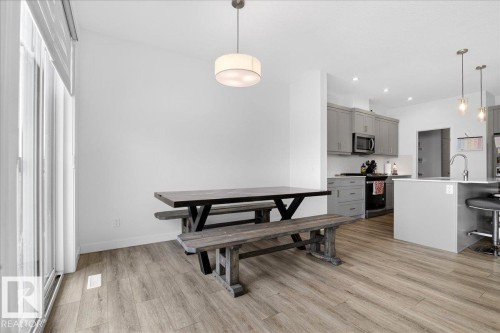 3417 Craig Landing Landing, Edmonton, AB - Indoor Photo Showing Kitchen With Upgraded Kitchen