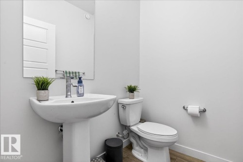 3417 Craig Landing Landing, Edmonton, AB - Indoor Photo Showing Bathroom