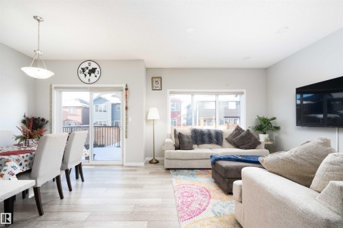 1308 Plum Link Link, Edmonton, AB - Indoor Photo Showing Living Room