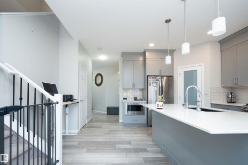 1308 Plum Link Link, Edmonton, AB - Indoor Photo Showing Kitchen With Upgraded Kitchen